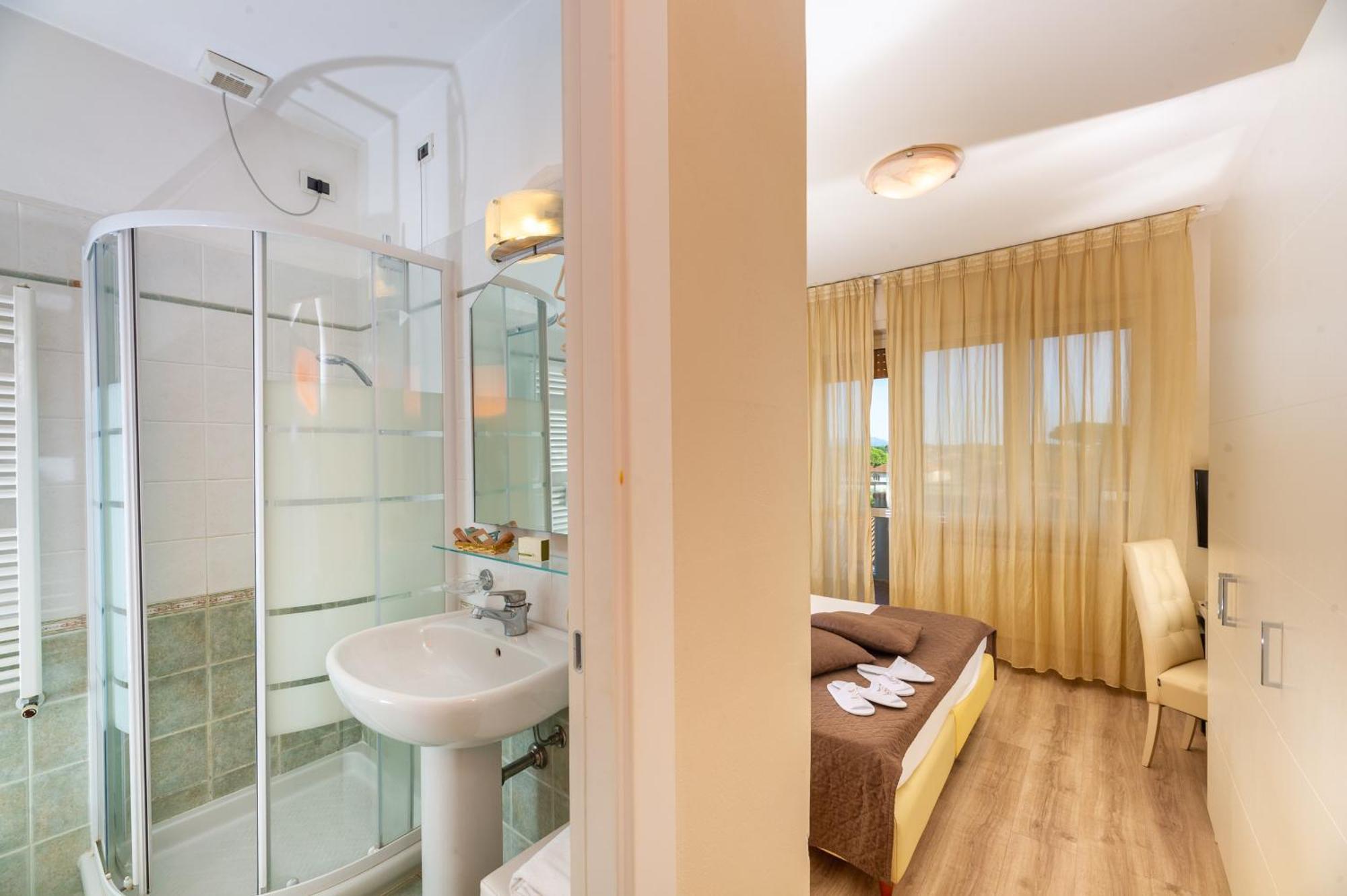 Hotel Nuova Sabrina Marina di Pietrasanta Zewnętrze zdjęcie