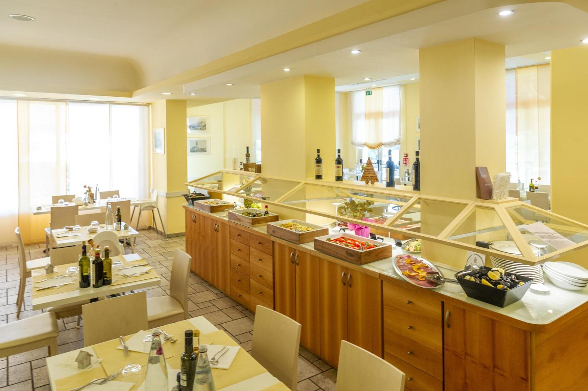 Hotel Nuova Sabrina Marina di Pietrasanta Zewnętrze zdjęcie