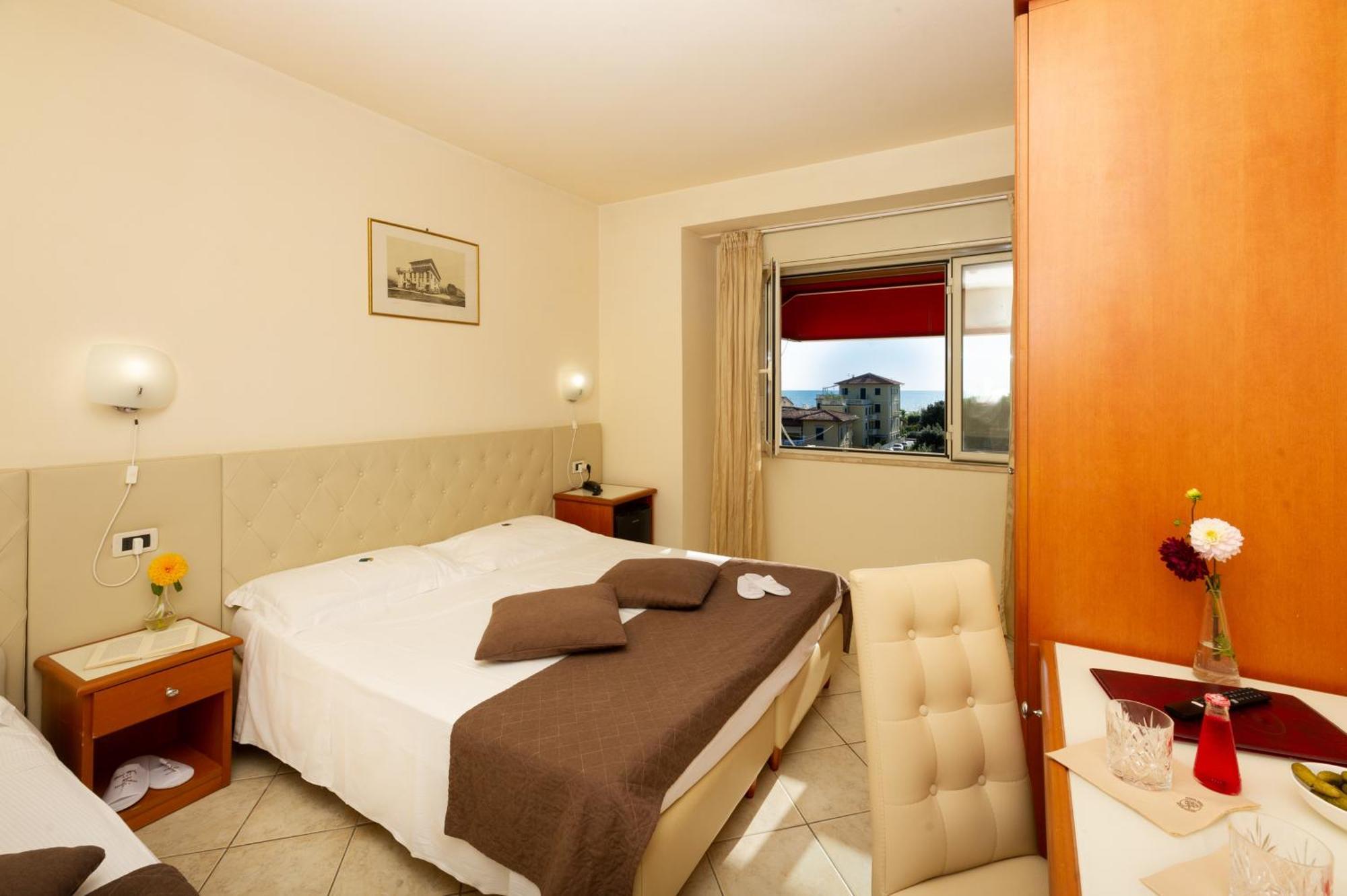 Hotel Nuova Sabrina Marina di Pietrasanta Zewnętrze zdjęcie
