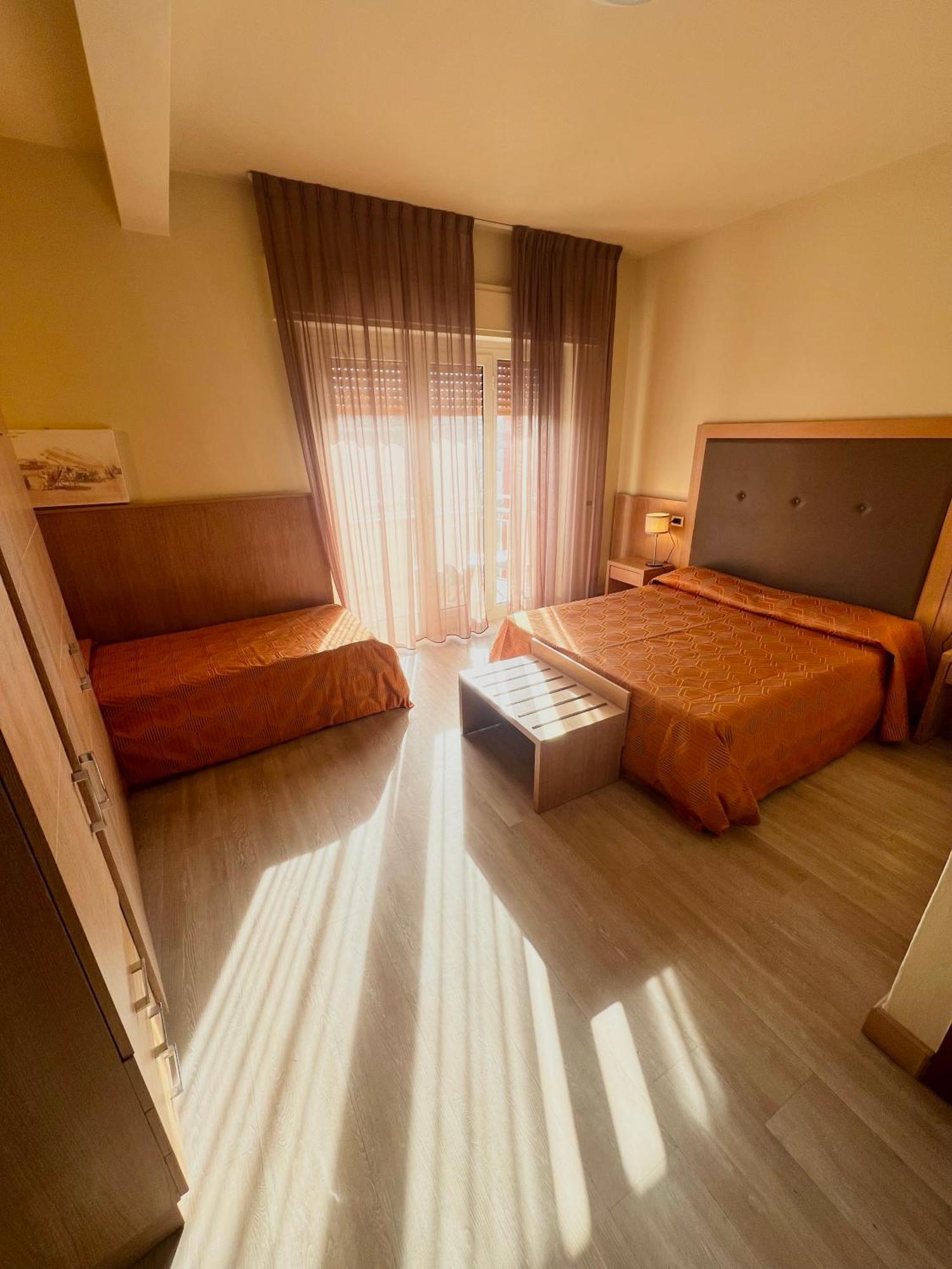Hotel Nuova Sabrina Marina di Pietrasanta Zewnętrze zdjęcie